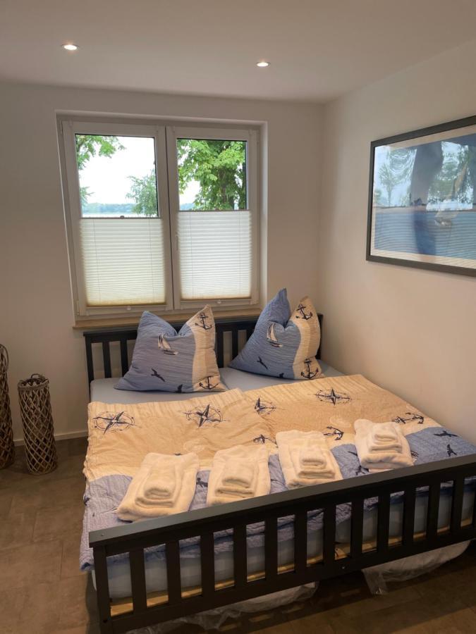 Ferienwohnung Nora Mit Blick Auf Den Ribnitzer See Extérieur photo